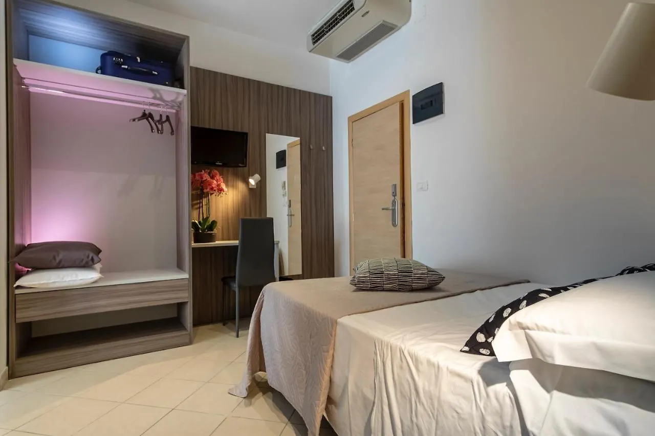 Hotel Mocambo Riccione 3*,
