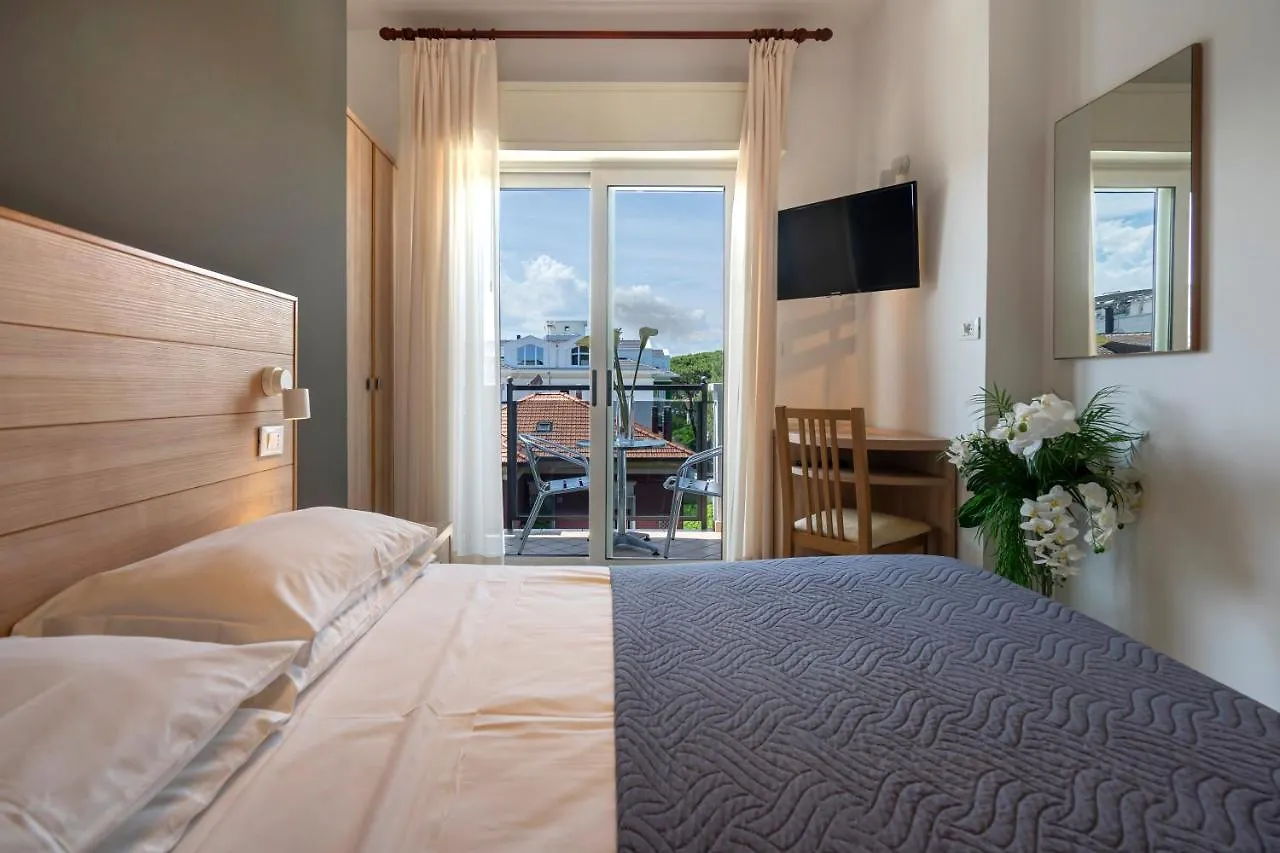 Hotel Mocambo Riccione 3*,