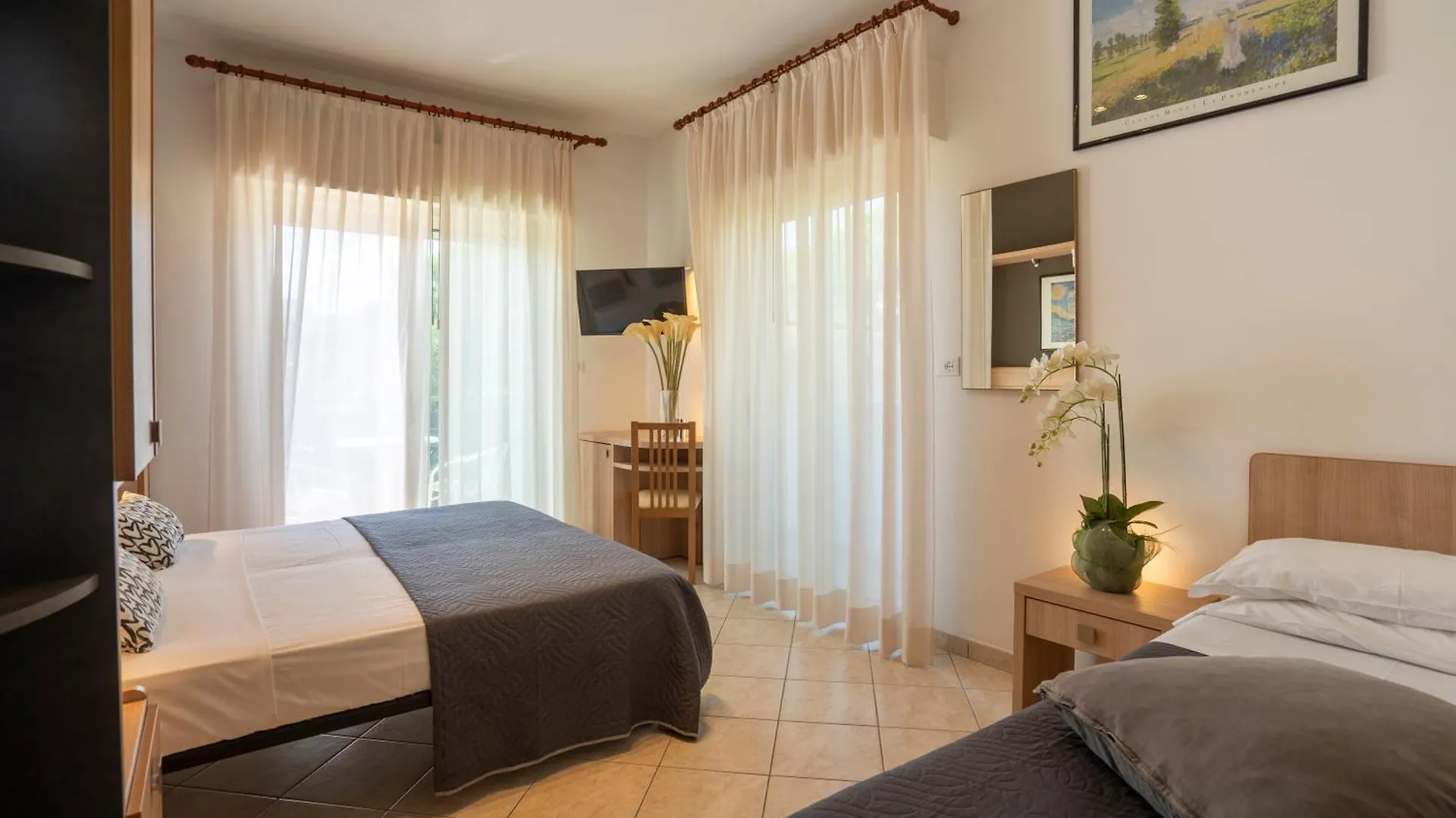 Hotel Mocambo Riccione 3*,  Италия